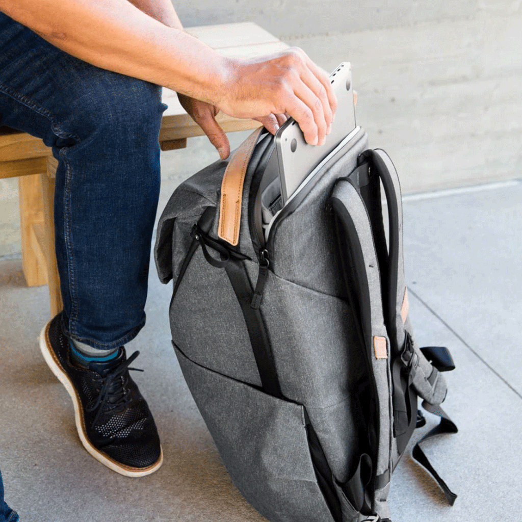 Peak Design Charcoal Everyday Backpack 30L v2
